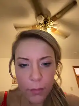 Snapshot of EllaSnow chatting on 2, 1, 2025 EllaSnow online show from 2, 1, 2025