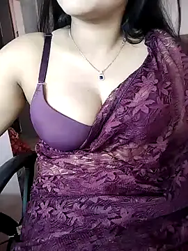 Snapshot of karishma chatting on 7, 1, 2025 karishma online show from 7, 1, 2025