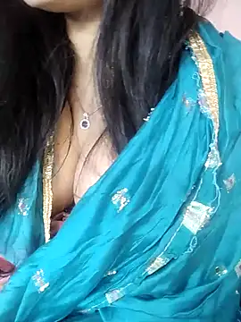 Snapshot of karishma chatting on 8, 1, 2025 karishma online show from 8, 1, 2025