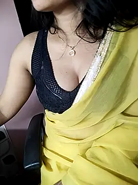 Snapshot of karishma chatting on 14, 2, 2025 karishma online show from 14, 2, 2025