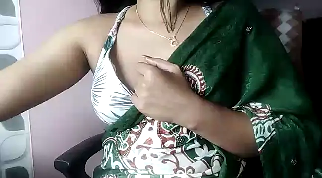 Snapshot of karishma chatting on 28, 2, 2025 karishma online show from 28, 2, 2025