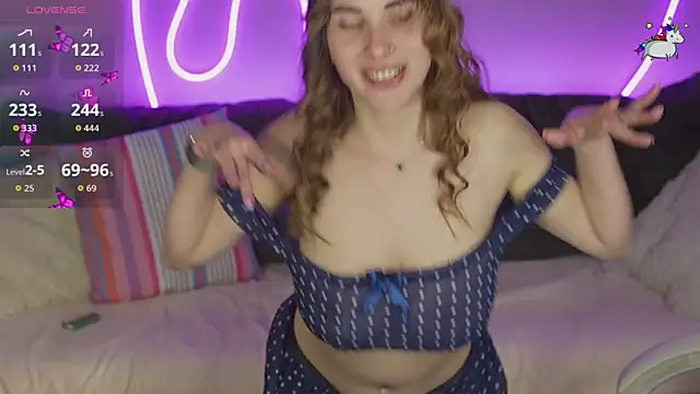 Snapshot of JennyyLuv chatting on 16, 11, 2025 JennyyLuv online show from 16, 11, 2025