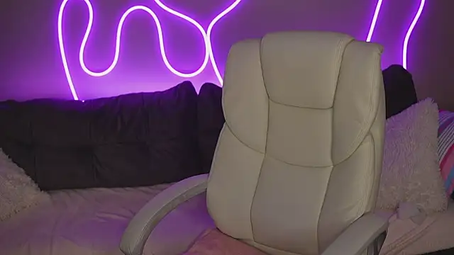 DonnaLustt online show from 29, 11, 2025