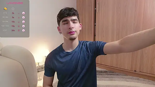 Snapshot of zenn_rush1 chatting on 7, 3, 2025 zenn rush1 online show from 7, 3, 2025