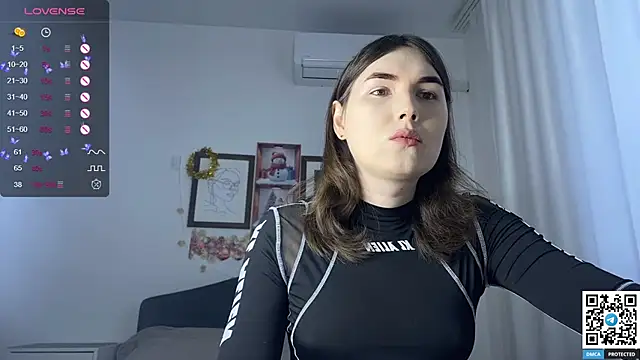 Snapshot of Maria_Bowie chatting on 15, 1, 2025 Maria Bowie online show from 15, 1, 2025