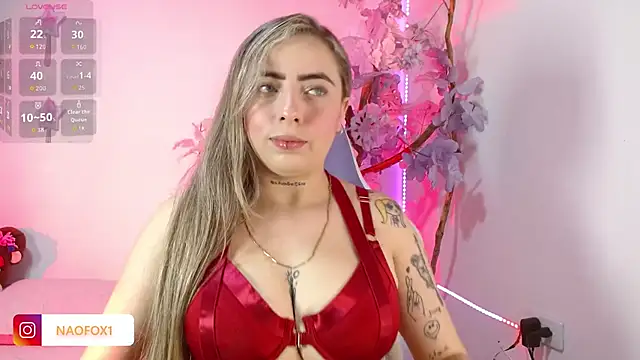 Snapshot of NaomiFox1 chatting on 9, 1, 2026 NaomiFox1 online show from 9, 1, 2026