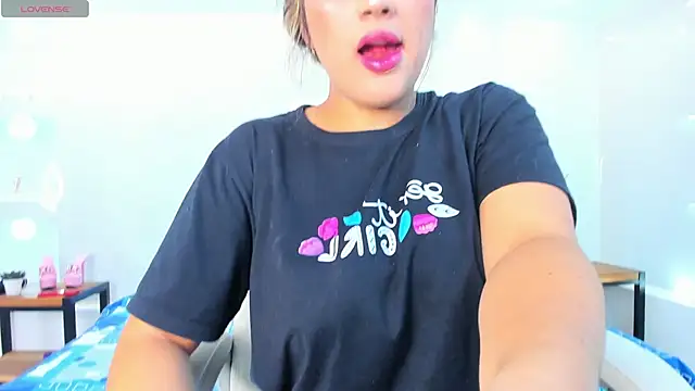 Snapshot of julietha_taylor chatting on 5, 2, 2025 julietha taylor online show from 5, 2, 2025