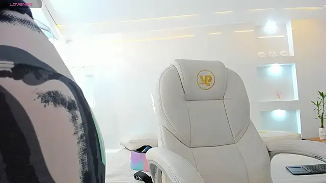 Snapshot of julietha_taylor chatting on 6, 2, 2025 julietha taylor online show from 6, 2, 2025