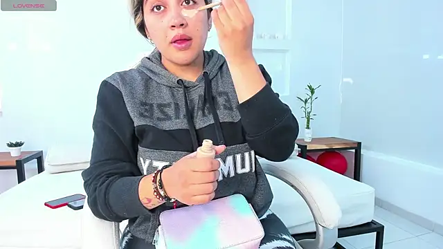 Snapshot of julietha_taylor chatting on 18, 2, 2025 julietha taylor online show from 18, 2, 2025