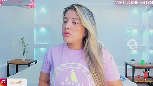 Snapshot of julietha_taylor chatting on 19, 3, 2025 julietha taylor online show from 19, 3, 2025