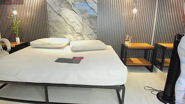 Snapshot of julietha_taylor chatting on 14, 11, 2025 julietha taylor online show from 14, 11, 2025