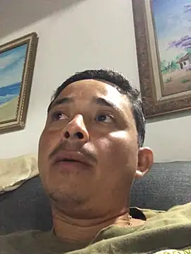 Snapshot of isacalejandroo chatting on 16, 1, 2025 isacalejandroo online show from 16, 1, 2025