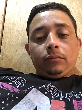 Snapshot of isacalejandroo chatting on 25, 1, 2025 isacalejandroo online show from 25, 1, 2025