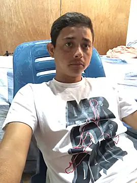 Snapshot of isacalejandroo chatting on 2, 2, 2025 isacalejandroo online show from 2, 2, 2025