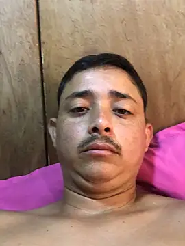 Snapshot of isacalejandroo chatting on 4, 3, 2025 isacalejandroo online show from 4, 3, 2025