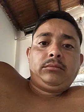 Snapshot of isacalejandroo chatting on 5, 3, 2025 isacalejandroo online show from 5, 3, 2025