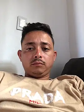 Snapshot of isacalejandroo chatting on 17, 9, 2025 isacalejandroo online show from 17, 9, 2025