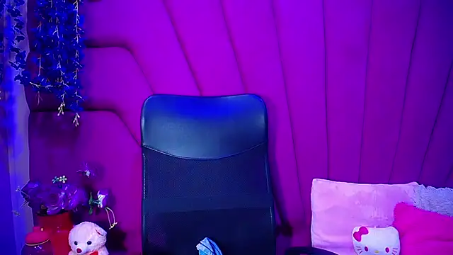 Snapshot of nathalia_pink chatting on 18, 2, 2026 nathalia pink online show from 18, 2, 2026