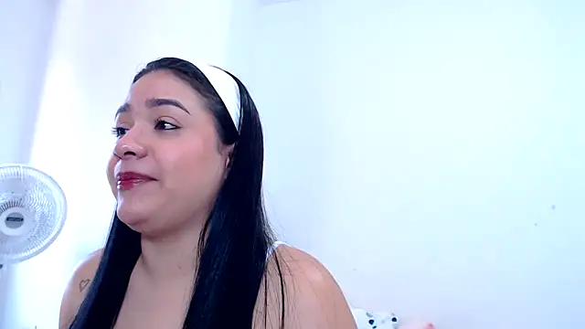 Snapshot of SaraBlosson chatting on 10, 9, 2025 SaraBlosson online show from 10, 9, 2025