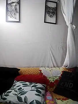 Snapshot of Rosy_sexxx chatting on 2, 4, 2026 Rosy sexxx online show from 2, 4, 2026