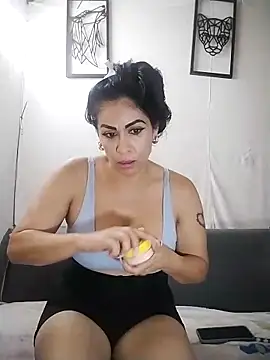Snapshot of Rosy_sexxx chatting on 14, 5, 2026 Rosy sexxx online show from 14, 5, 2026