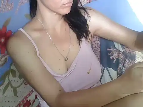 Snapshot of Katerine43 chatting on 5, 10, 2025 Katerine43 online show from 5, 10, 2025