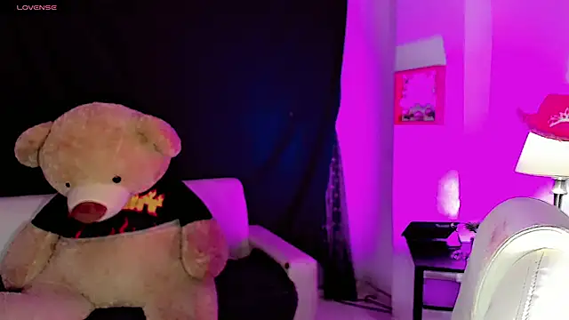 Snapshot of dollswit01 chatting on 6, 3, 2025 dollswit01 online show from 6, 3, 2025