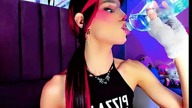 Snapshot of dollswit01 chatting on 12, 9, 2025 dollswit01 online show from 12, 9, 2025