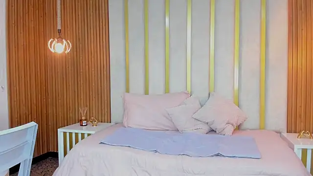 Snapshot of love_mommy chatting on 14, 3, 2025 love mommy online show from 14, 3, 2025