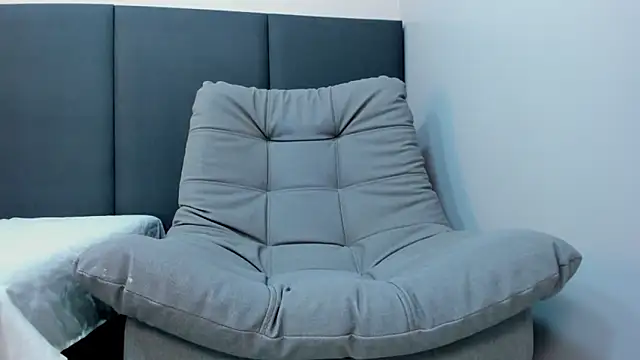 SophieHarris  online show from 18, 1, 2025