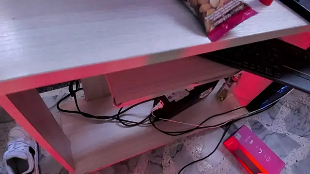 anniemayerx  online show from 23, 1, 2025