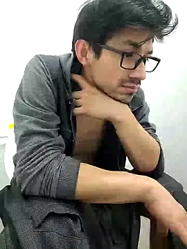 Snapshot of charlesss19 chatting on 26, 2, 2025 charlesss19 online show from 26, 2, 2025