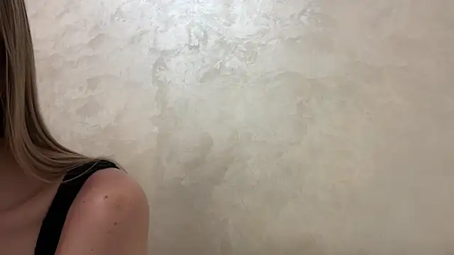 Snapshot of CaitlinaJayne23 chatting on 21, 11, 2025 CaitlinaJayne23 online show from 21, 11, 2025