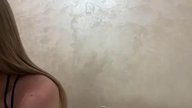 Snapshot of CaitlinaJayne23 chatting on 28, 11, 2025 CaitlinaJayne23 online show from 28, 11, 2025