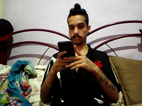 Snapshot of gatobranco001 chatting on 21, 3, 2025 gatobranco001 online show from 21, 3, 2025