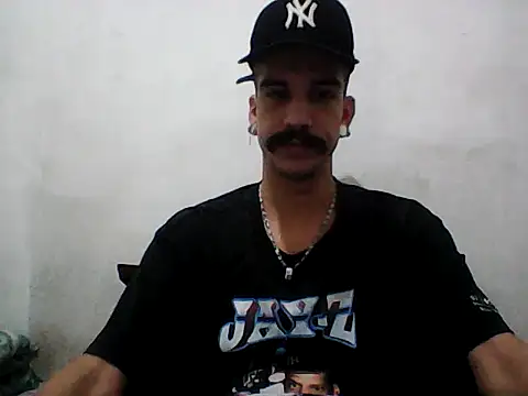 Snapshot of gatobranco001 chatting on 11, 6, 2026 gatobranco001 online show from 11, 6, 2026