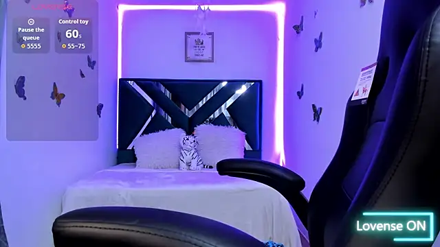 Dana martinezz online show from 25, 11, 2025