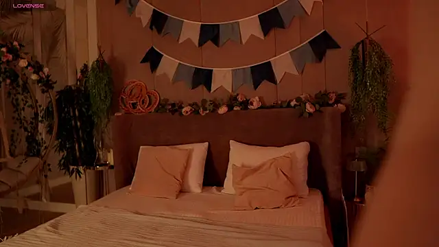 Snapshot of Smiley_Mia chatting on 5, 10, 2025 Smiley Mia online show from 5, 10, 2025