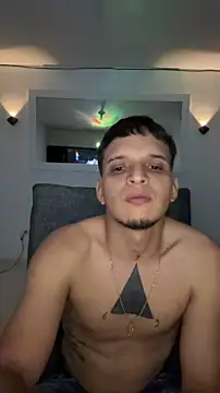 Snapshot of ArturoDelgado1 chatting on 15, 4, 2026 ArturoDelgado1 online show from 15, 4, 2026