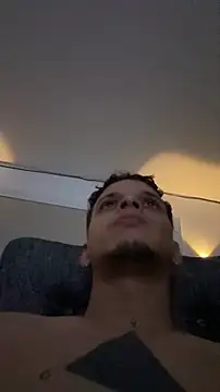 Snapshot of ArturoDelgado1 chatting on 16, 4, 2026 ArturoDelgado1 online show from 16, 4, 2026