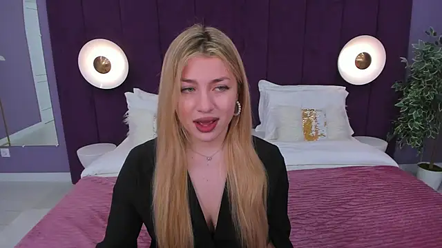 Snapshot of HelenaMorgan chatting on 8, 2, 2025 HelenaMorgan online show from 8, 2, 2025