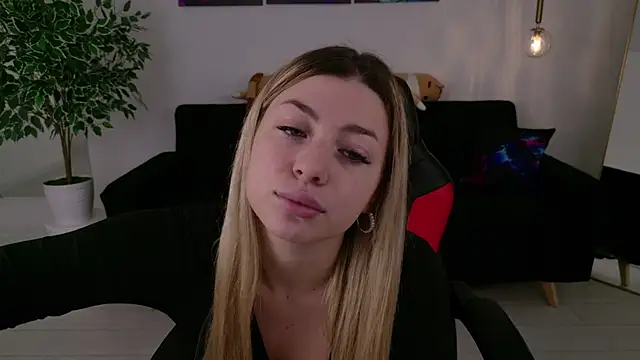 Snapshot of HelenaMorgan chatting on 9, 9, 2025 HelenaMorgan online show from 9, 9, 2025