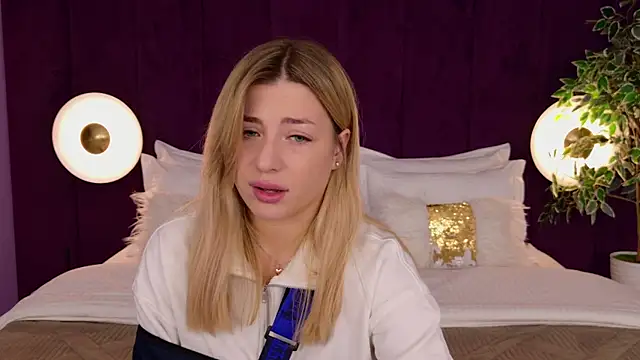 Snapshot of HelenaMorgan chatting on 10, 10, 2025 HelenaMorgan online show from 10, 10, 2025