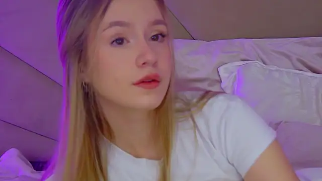 Snapshot of MilanaBalmain chatting on 7, 10, 2025 MilanaBalmain online show from 7, 10, 2025