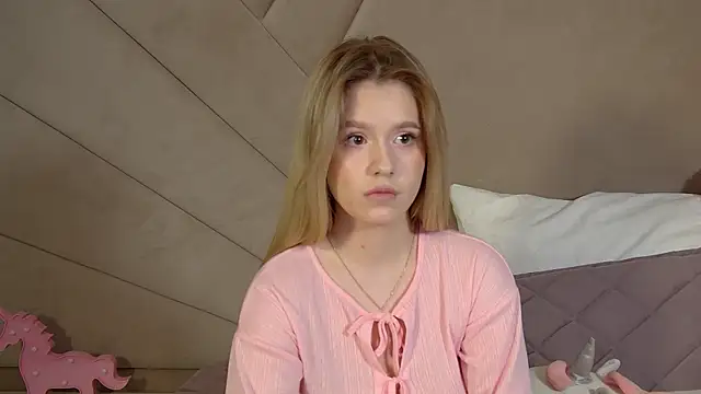 MilanaBalmain online show from 25, 3, 2026