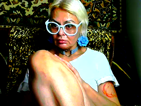 Snapshot of Gardener_of_Illusions chatting on 12, 11, 2025 Gardener of Illusions online show from 12, 11, 2025