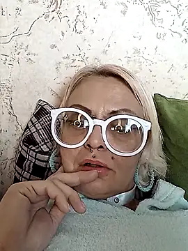 Snapshot of Gardener_of_Illusions chatting on 2, 12, 2025 Gardener of Illusions online show from 2, 12, 2025