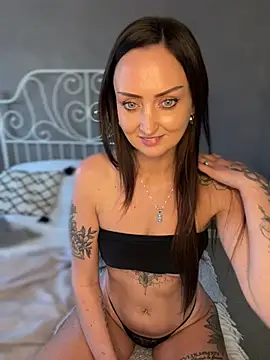 Snapshot of Vixen_Paris chatting on 18, 3, 2025 Vixen Paris online show from 18, 3, 2025