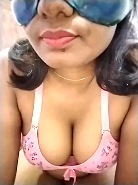 Snapshot of Zaraangle chatting on 4, 3, 2026 Zaraangle online show from 4, 3, 2026