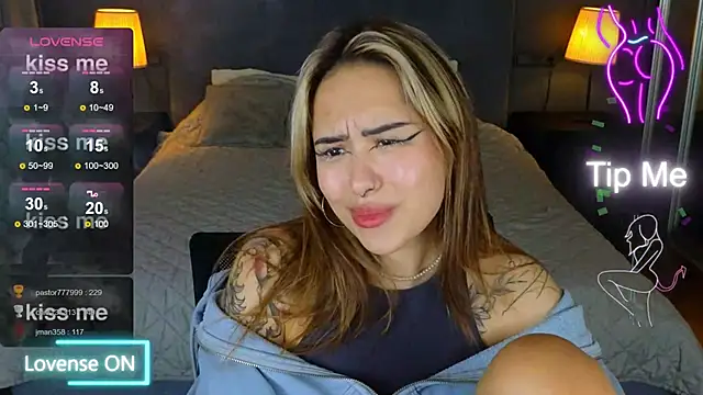 Snapshot of baby__kim chatting on 7, 11, 2025 baby kim online show from 7, 11, 2025